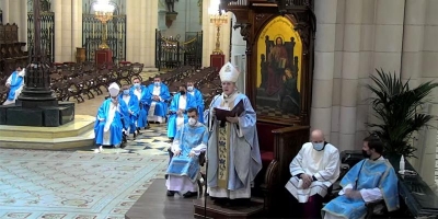 El arzobispo en la vigilia de la Inmaculada: «María nos invita a entregar esperanza»
